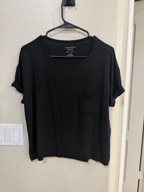 American Eagle Outfitters Black Short Sleeve Pocket Tee